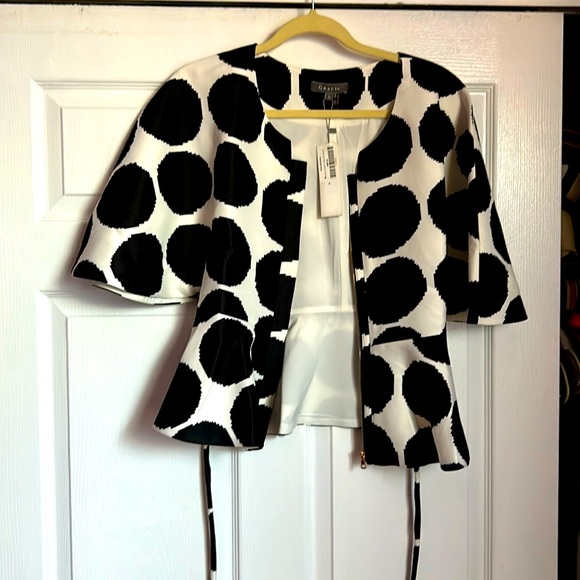 Gracia Tops - Gracia Black and White Blazer - short sleeve